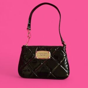 MICHAEL KORS HAMILTON SILVER TONE WITH QUILTED BLACK PATENT LEATHER WRISTLET